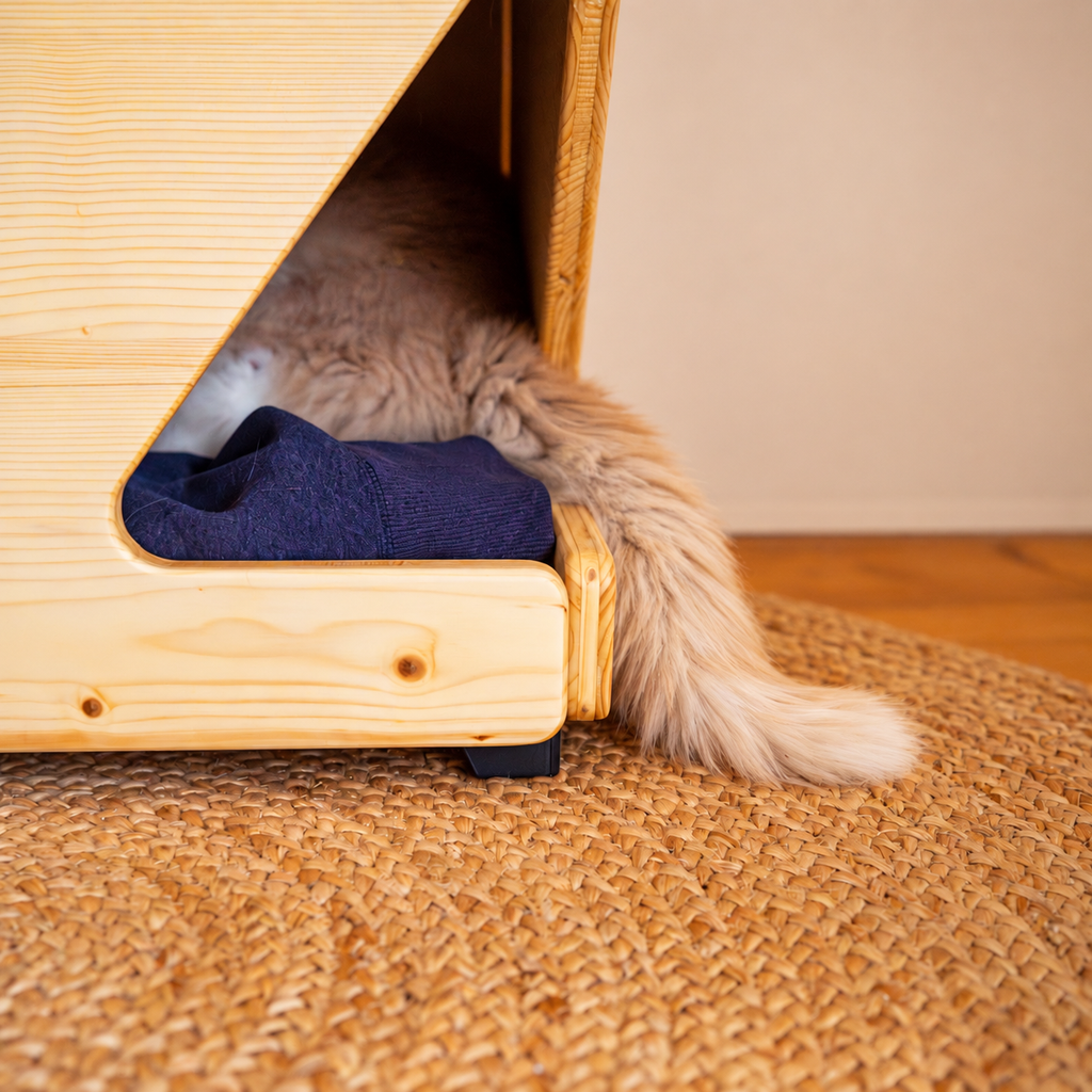 Cuccia per Gatti in Legno di Abete Naturale
