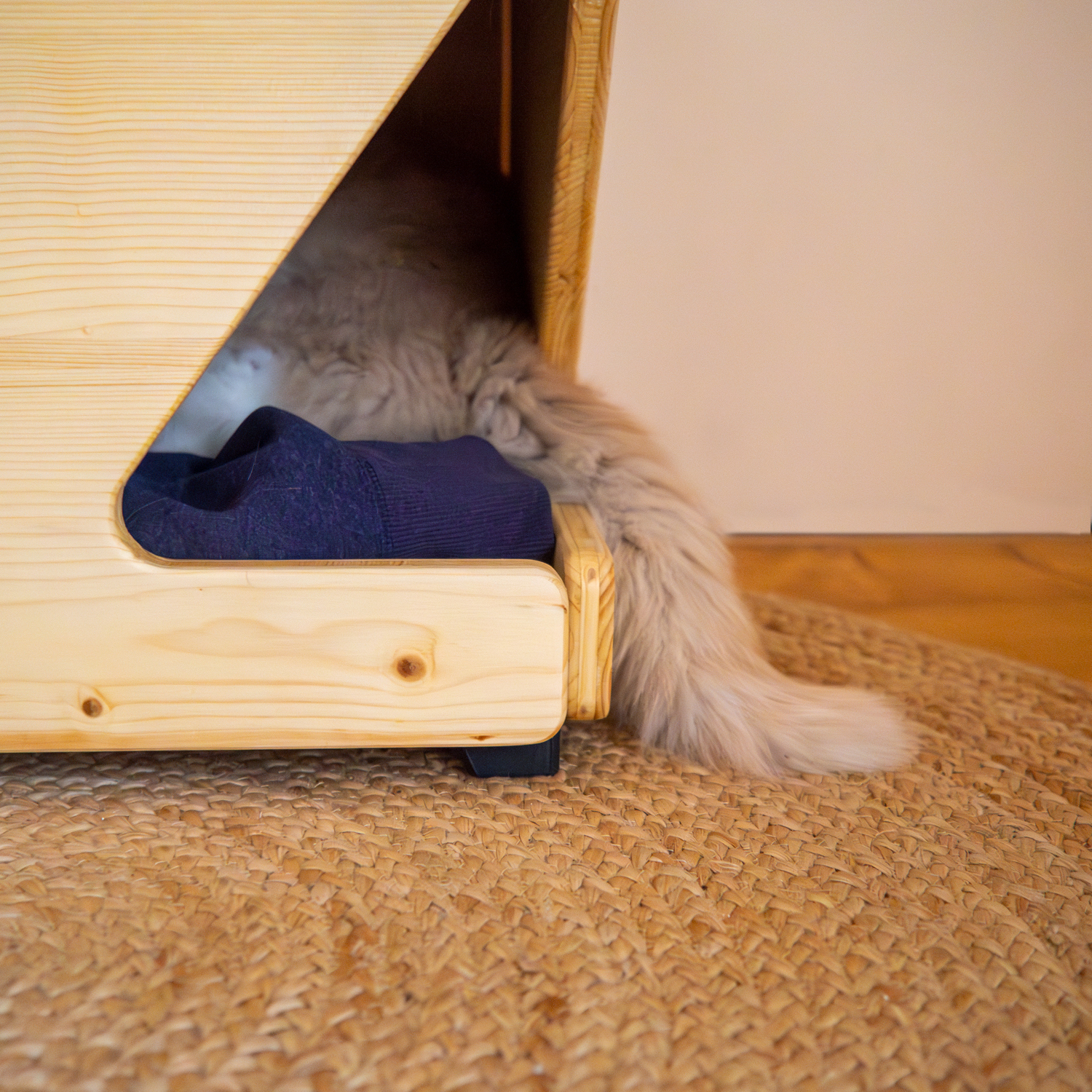 Cuccia per Gatti in Legno di Abete Naturale