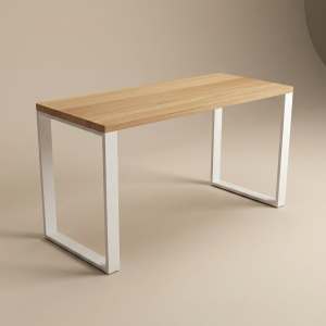 Scrivania in legno con piedi in ferro bianco, design essenziale per ufficio e home office